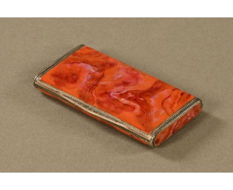 A 19th century agate mounted snuff box.  Length 8.5 cm.
