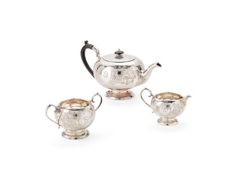  A GEORGE V THREE PIECE TEA SERVICE COOPER BROTHERS & SONS LTD., SHEFFIELD 1918 Comprising a teapot, twin-handled sugar basin