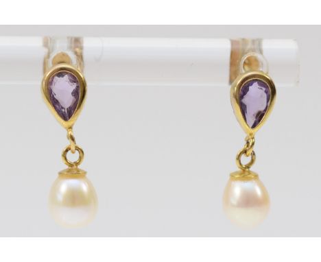 A 9ct gold pair of amethyst and cultured pearl ear pendants, 17mm, 1gm 