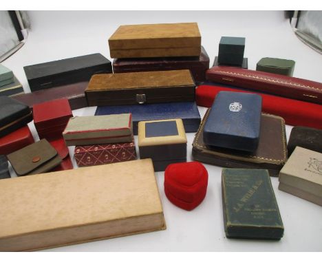 A collection of vintage and antique jewellery boxes.