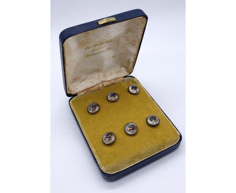 A cased set of Essex crystal buttons each with an image of a hunting hound 