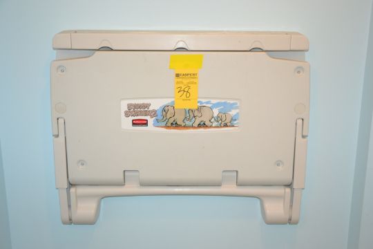 rubbermaid changing table
