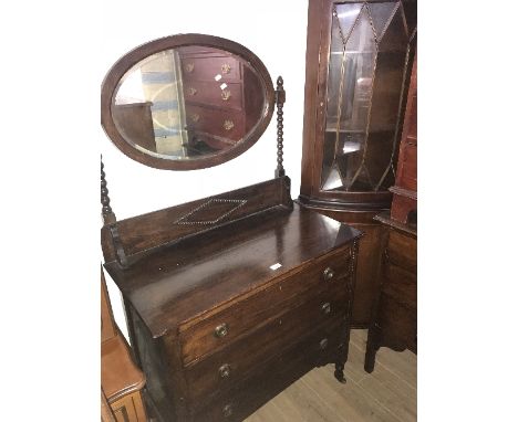 VINTAGE OAK CHEST OF DRAWERS & DRESSER