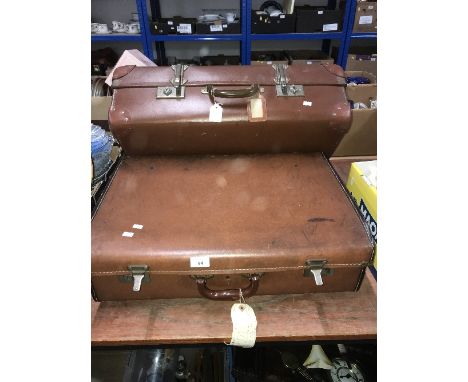 2 VINTAGE SUITCASES