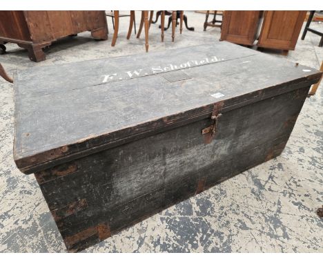A GREY PAINTED MILITARY CAMPHOR WOOD TRUNK OR CHEST WITH IRON HANDLES AND PLAQUE TO 2nd VOLUNTEER BATTALION  OXFORDSHIRE LIGH