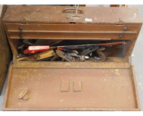 A tool chest containing a large quantity of tools, etc.