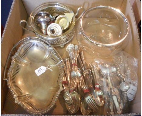 A quantity of Queens pattern flatware, together with other items of silver plate, to include: basket with handle, set of Orie