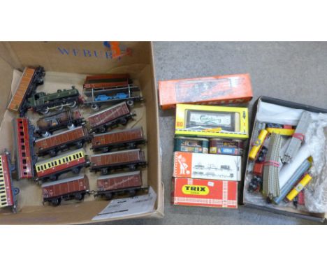Model rail; Marklin, Fleischmann, Trix, Lone Star, two kiosks and a locomotive, etc. 