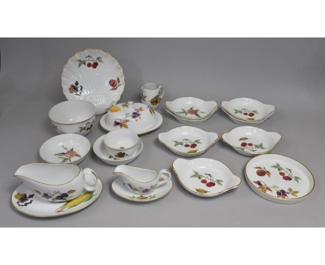 A Collection of Various Royal Worcester Evesham Dinnerwares to comprise Dish and Cover, Shell Shaped Serving Dish, Bowls Etc 