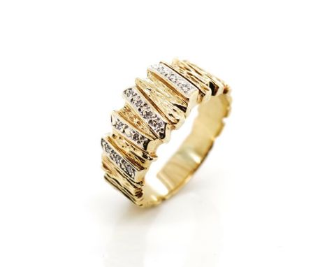 Modernist two tone 9ct gold and diamond ring marked 376. Approx weight 6 grams, ring size S.