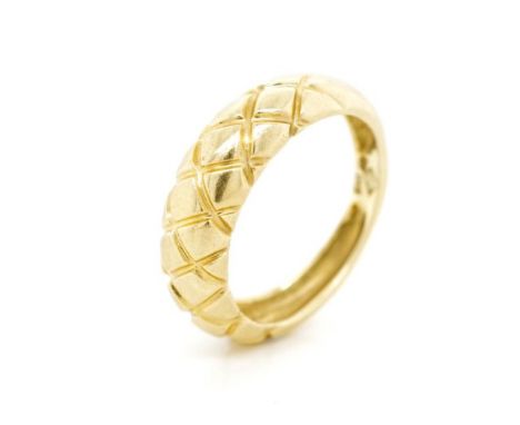 14ct yellow gold "argyle" pattern ring marked 14k Italy. Approx weight 4 grams, ring size O