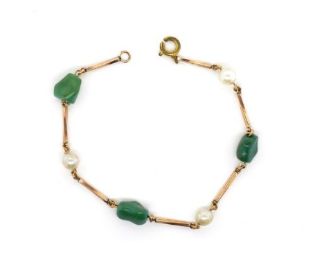 Turquoise and pearl bead 9ct rose gold bracelet with a gilt metal spring ring. Approx length 19cm, total weight 4 grams