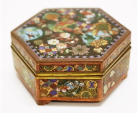 Good Japanese cloisonne hexagon lidded box extensive cloisonne decoration to lid, sides, and base, (diameter 10cm approx).