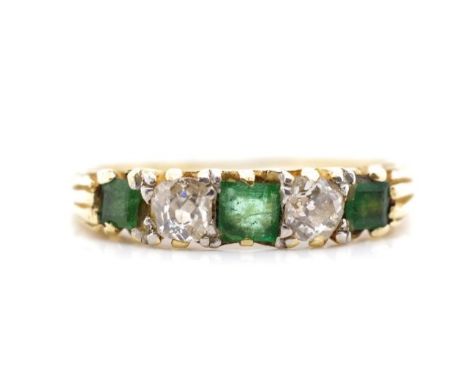 Antique diamond, emerald and yellow gold ring with rubbed 18ct and plat marks. Approx weight 2.7 grams, ring size K