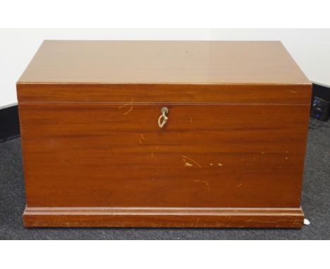 Vintage camphorwood blanket box with inside lift out tray, 94cm wide, 56cm deep, 52cm high approx