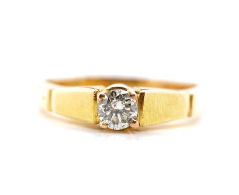 Solitaire diamond and 9ct rose gold ring rubbed marks. Approx weight 4 grams, ring size R
