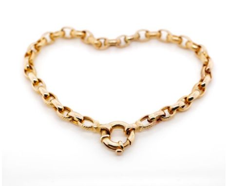 9ct rose gold oval belcher chain bracelet with altenrate high polish and textured links. Marked 375 to the spring ring clasp.