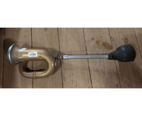 An early 20th Century brass Desmo car horn with rubber bulb (perished)