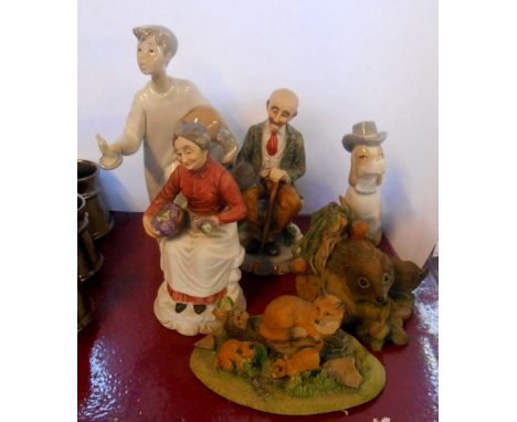 A small quantity of ceramics including Nao figurine, Border Fine Art resin fox family figurine, etc.