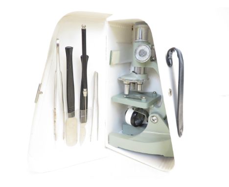 Regent student microscope with box 