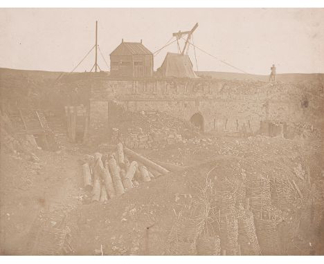 Robertson, James -- Base of the Malakoff Tower, Crimea. 1855. Salted paper print. 22,5 x 29,5 cm (26,2 cm x 31,5 cm). Mounted