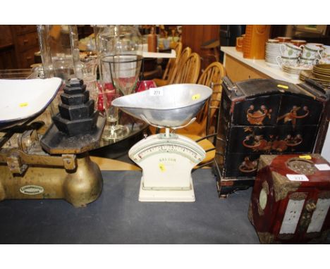 A set of 1950 cream and green enamel Salter kitchen scales with original aluminium pan 