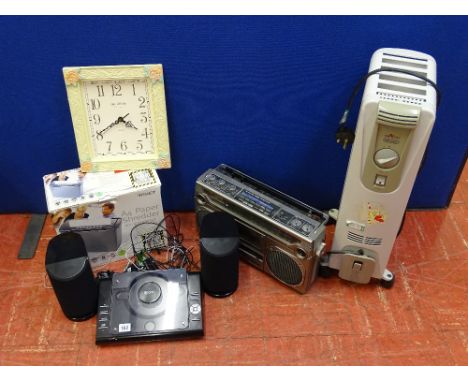 Box of vintage wireless radio, modern Onn CD player, paper shredder, small Delonghi Dragon oil filled radiator etc E/T