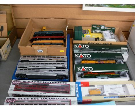 Collector's quantity of model rail engines, carriages and accessories, H0 scale and N gauge by Cato, Lifelike, Proto 1000 ser