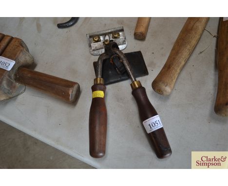 A pair of vintage clippers 