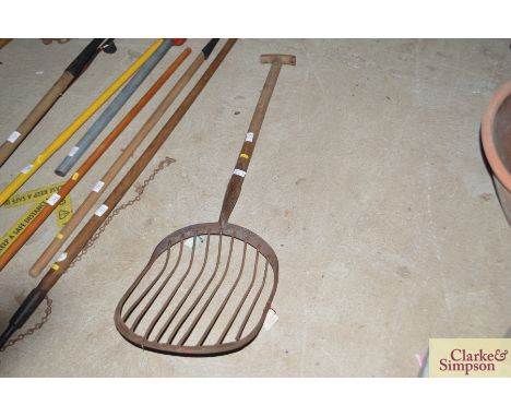 A potato loading fork