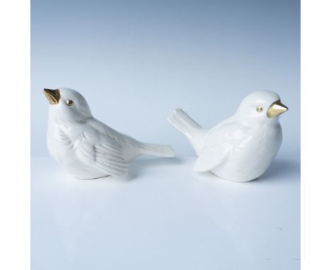 These delightful white birds feature an elegant gold trim. Goebel backstamp. CV72, CV73. Issued: 20th centuryDimensions: 3"HC