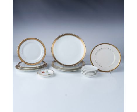 A 14pc grouping of fine china plates and dishes, including pieces by Pickard, Rosenthal, and others. The set features 3 plate