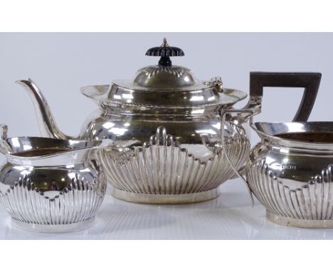 A Mappin &amp; Webb 3-piece silver tea set, of half fluted oval form, hallmarks Sheffield 1904, teapot height including knop 