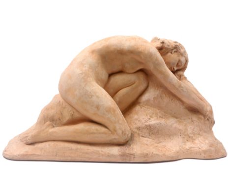 Art Deco sculpture in terracotta - signed Ugo Cipriani || CIPRIANI UGO (1887 - 1960) Art Deco-sculptuur in terracotta : "Vrou