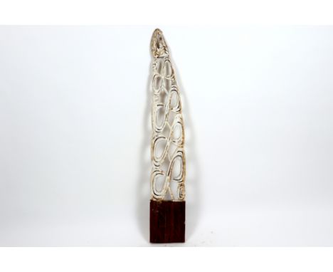 Irian Jaya Central Asmat decorative architectural piece of a men's house in Atsj || INDONESIE / IRIAN JAYA  -  CENTRAL ASMAT 
