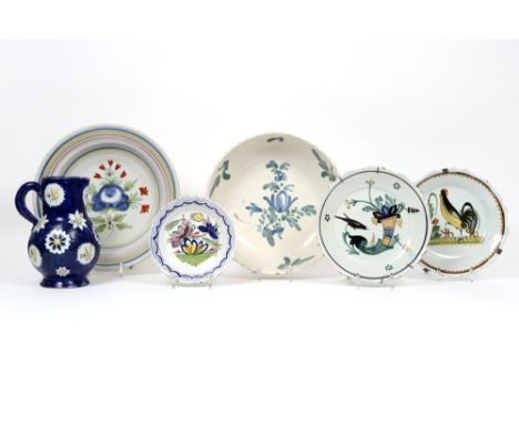 various lot of antique ceramic plates and a pitcher from Brussels || Lot (6) antieke faïence met 5 borden en één Brusselse kr