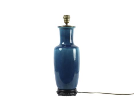presumably oriental vase in crackleware ceramic, made into a lamp || Decoratieve, allicht Oosterse, vaas in faïence met een c