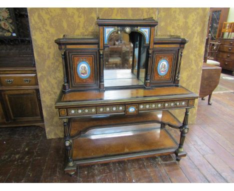Good quality 19th century ladies Bonheur du jour, the central drawer fitted with a writing tablet, flanked by two further dra