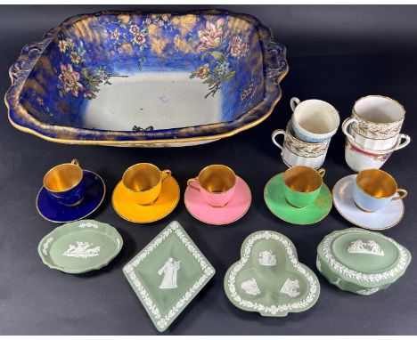 A miscellaneous collection of china including Worcester coffee cans and saucers in varying colourways, small collection of We