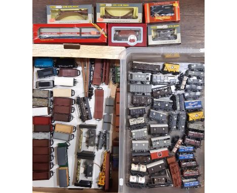 Large collection of 00 gauge model railway rolling stock; includes boxed models by Wrenn, Hornby, Graham Farish and Dapol, ap