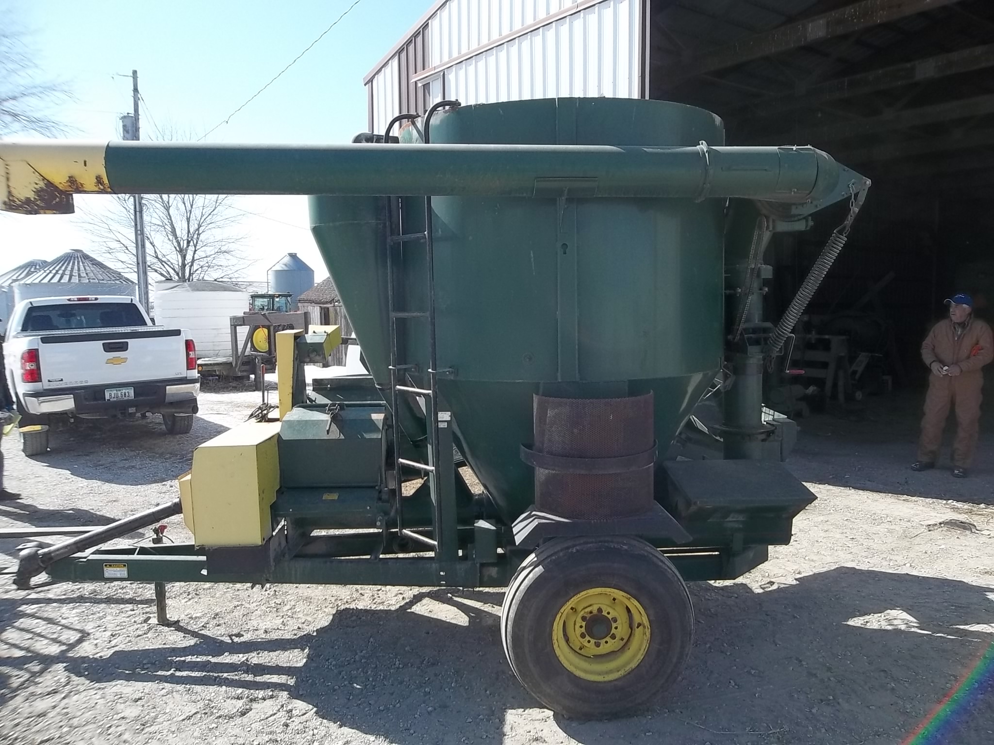 ArtsWay 475 Grinder/Mixer 540 PTO, WeighTronix digital scale