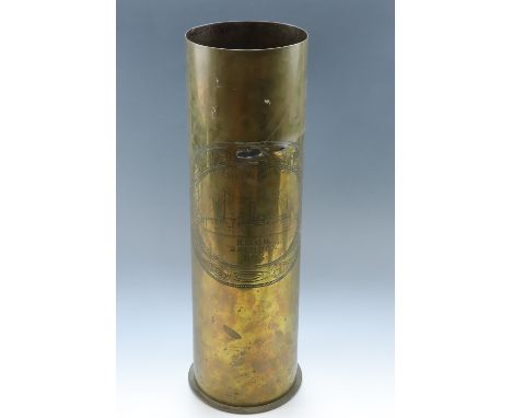 [ Trench art ] A large Imperial German naval artillery shell case, finely engraved on one face with a depiction of a Royal Na