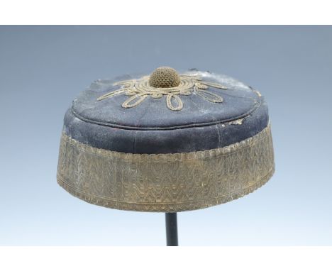 A late Victorian / Edwardian army officer's pill box cap, (a/f)