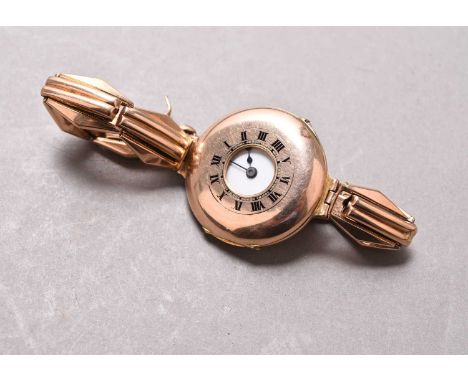 A lady's 9ct gold wristwatch Date: Circa 1913 Movement: Jewelled manual wind (lacking crown) Dial: White enamel, black Roman 