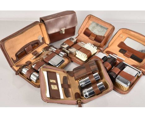 A group of vintage shaving sets, various makers and designs (parcel)