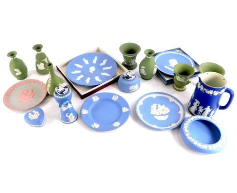 Various items of Wedgwood Jasper ware, various colour ways, to include green, grey and pink, light blue, etc.  to include a 1