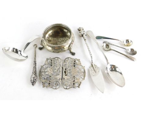 A collection of small silver, to include an open salt with a beaded rim and initialled cartouche, with bright cut decoration,