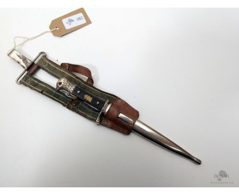 A KINGDOM OF ROMANIA DOVE HEAD OFFICER'S DAGGER, BEARING THE CYPHER OF KING MICHAEL I, FIRST REIGN, REGENCY (1927-1930).
We o
