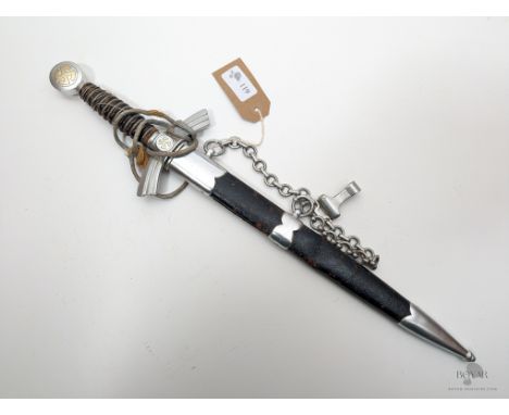 AN EARLY WW2 GERMAN LUFTWAFFE OFFICER'S DAGGER, MANUFACTURED BY EF HORSTER, SOLINGEN.
We offer in-house international shippin