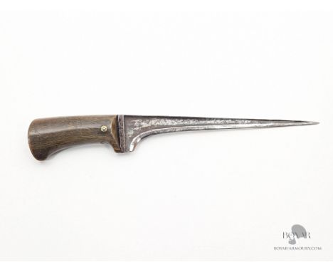 A VERY FINE RHINO HORN HILTED 18TH CENTURY INDIAN KARD DAGGER / PESH KABZ
We offer in-house international shipping for all it